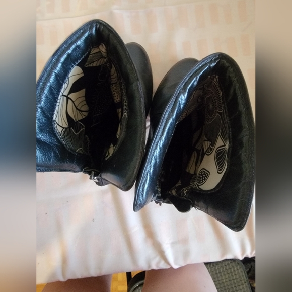 Aquatalia Leather Ankle Booties - Picture 12 of 12